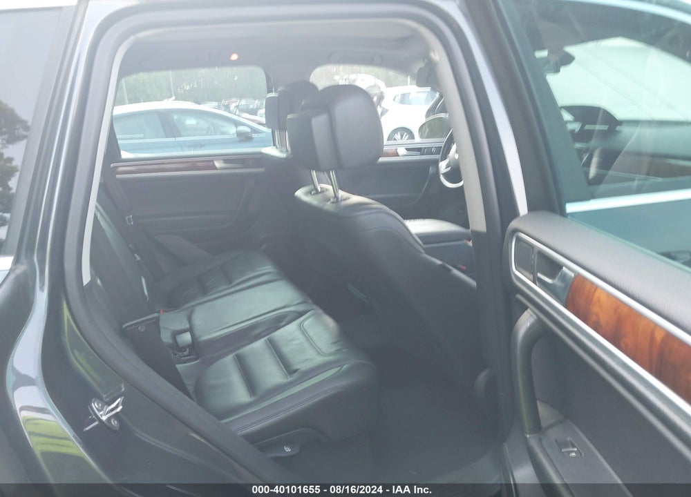 2014 VOLKSWAGEN TOUAREG 3.6L LUX VIN: WVGEF9BP7ED003766