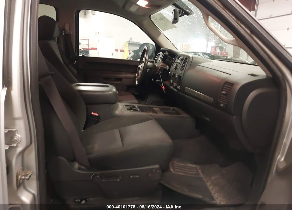 2011 CHEVROLET SILVERADO 1500 LT VIN: 3GCPKSE26BG378028