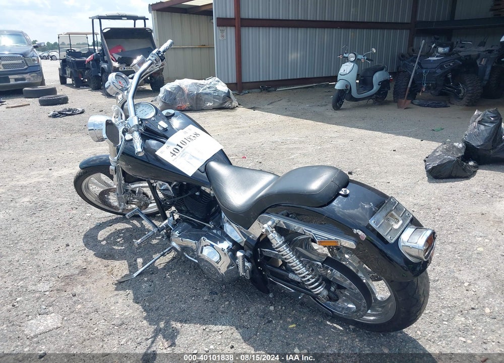 2000 TITAN GECKO VIN: 5TMBD1447YC000239