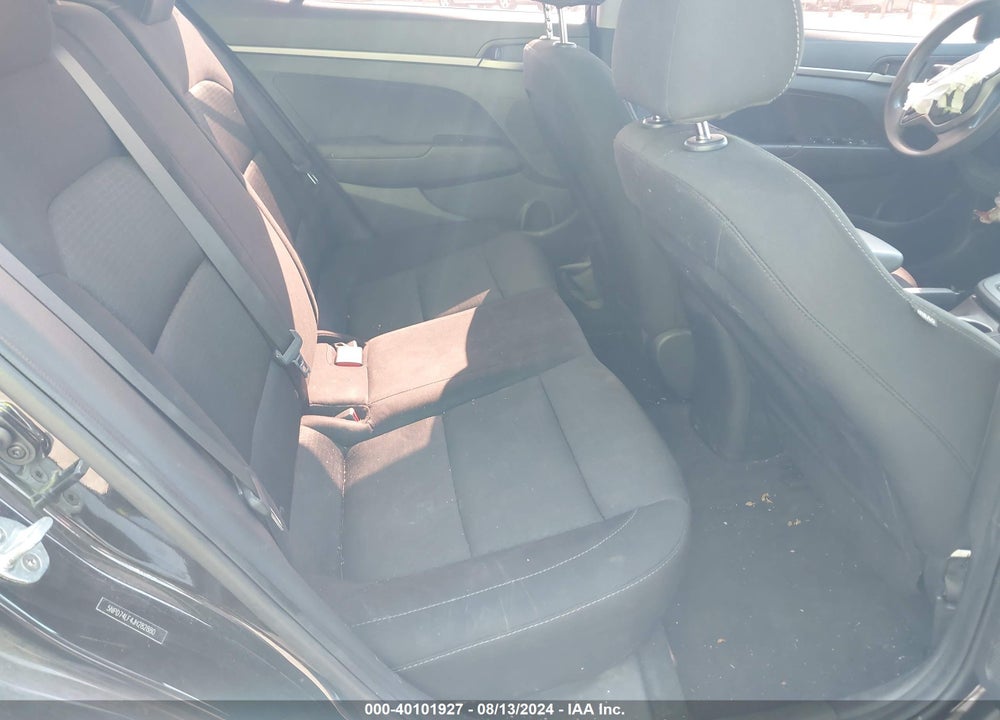 2018 HYUNDAI ELANTRA SE VIN: 5NPD74LF4JH282880