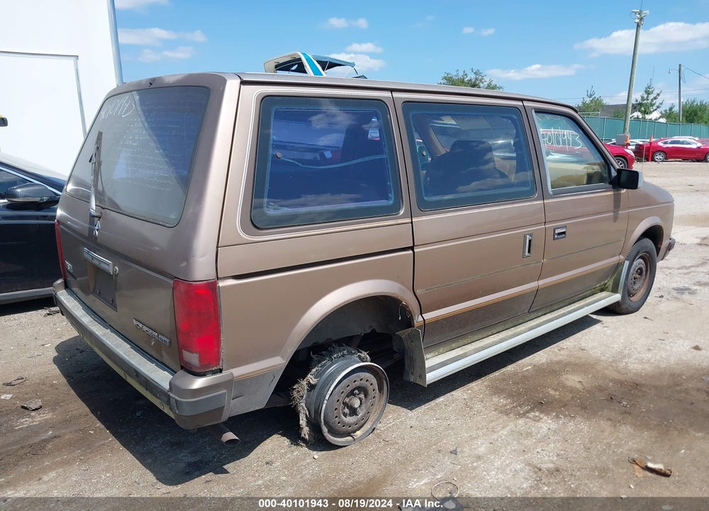 1989 PLYMOUTH VOYAGER SE VIN: 2P4FH45K8KR175220