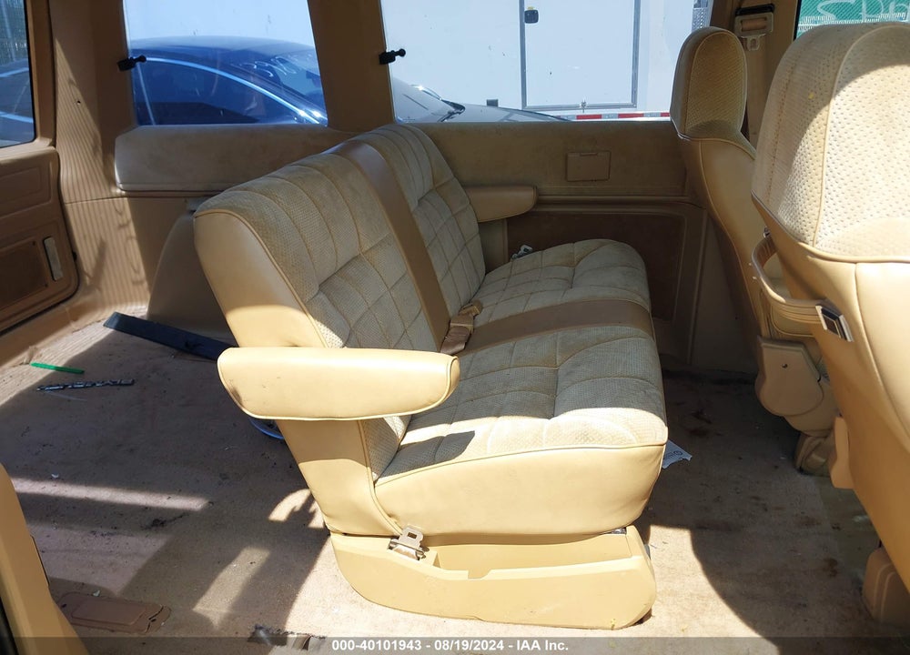 1989 PLYMOUTH VOYAGER SE VIN: 2P4FH45K8KR175220