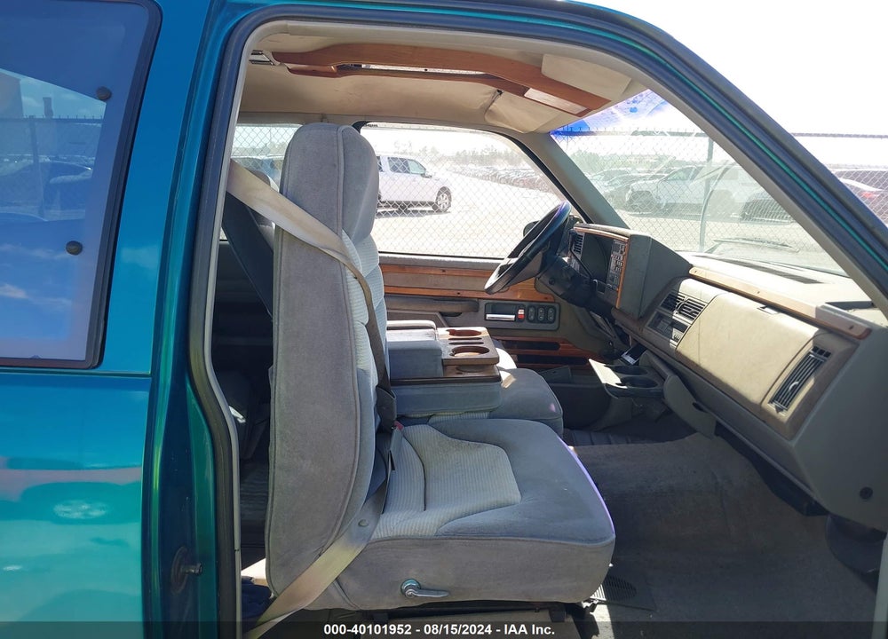 1994 CHEVROLET GMT-400 C1500 VIN: 2GBEC19K5R1152708