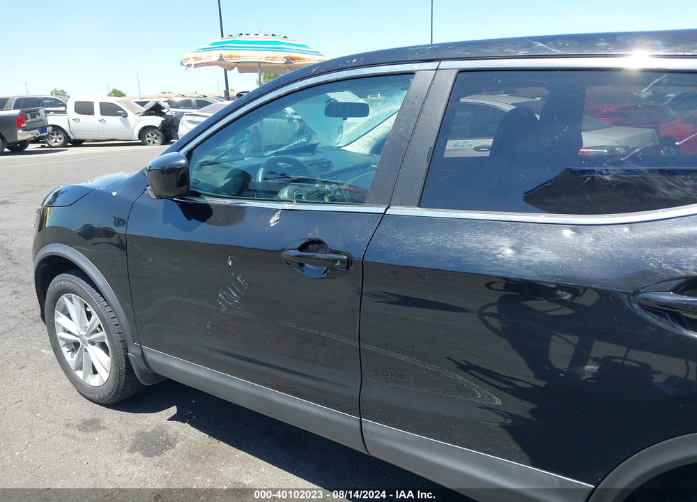 2017 NISSAN ROGUE SPORT S VIN: JN1BJ1CP4HW017643