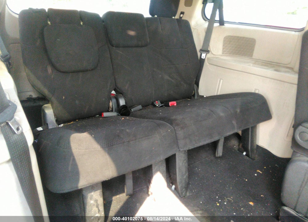 2011 DODGE GRAND CARAVAN CREW VIN: 2D4RN5DG8BR654804
