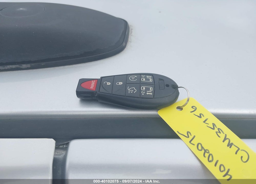 2011 DODGE GRAND CARAVAN CREW VIN: 2D4RN5DG8BR654804