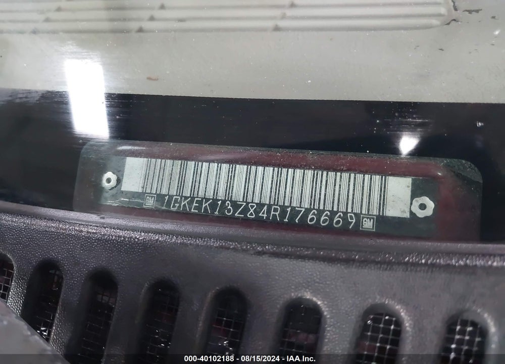 2004 GMC YUKON SLE VIN: 1GKEK13Z84R176669