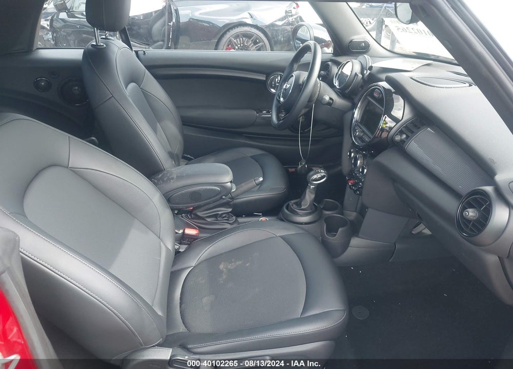 2018 MINI CONVERTIBLE COOPER VIN: WMWWG5C52J3D01301