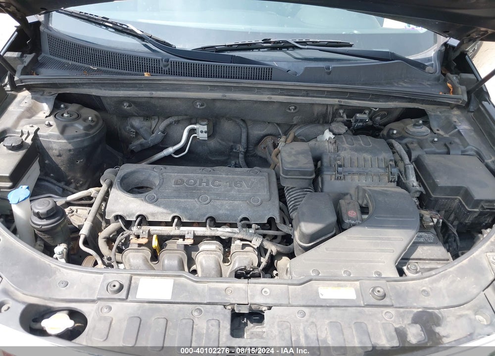2011 KIA SORENTO LX VIN: 5XYKTCA13BG154613