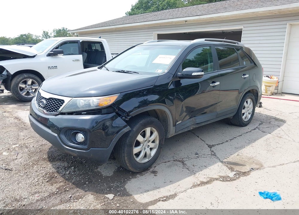 2011 KIA SORENTO LX VIN: 5XYKTCA13BG154613