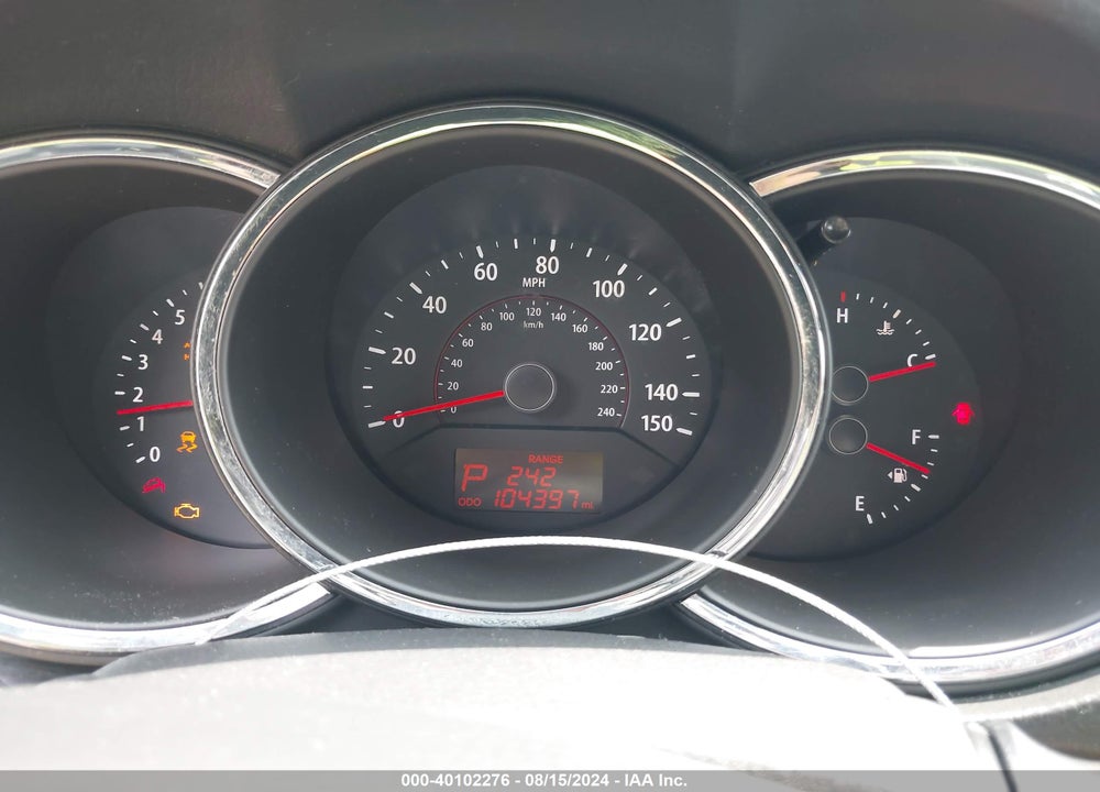 2011 KIA SORENTO LX VIN: 5XYKTCA13BG154613