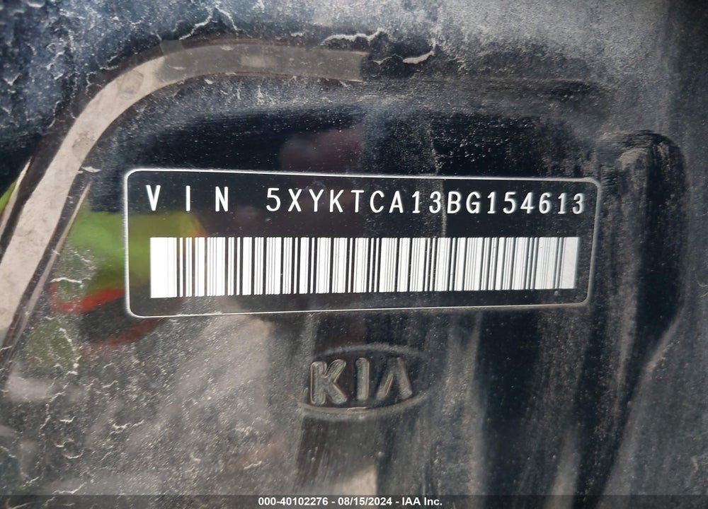 2011 KIA SORENTO LX VIN: 5XYKTCA13BG154613