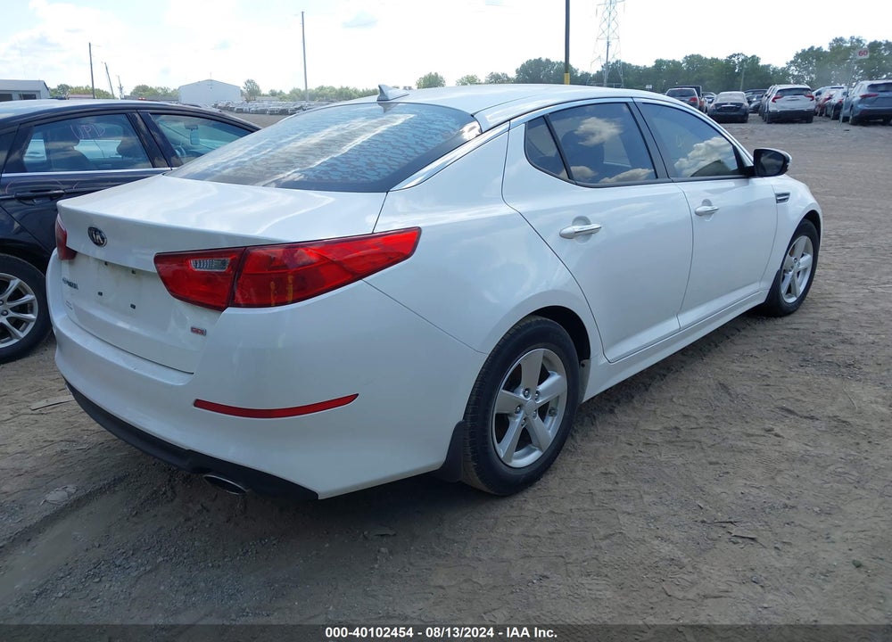 2015 KIA OPTIMA LX VIN: KNAGM4A75F5655558