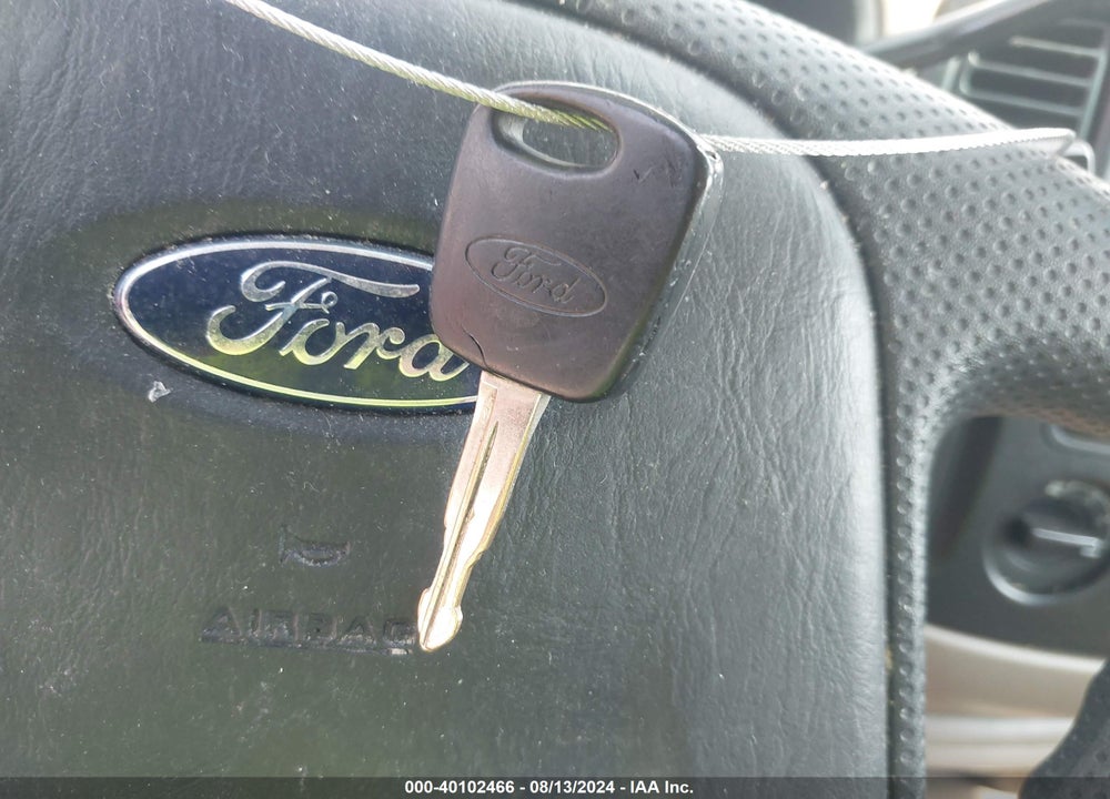 2002 FORD ESCAPE XLS VIN: 1FMYU01172KD67205