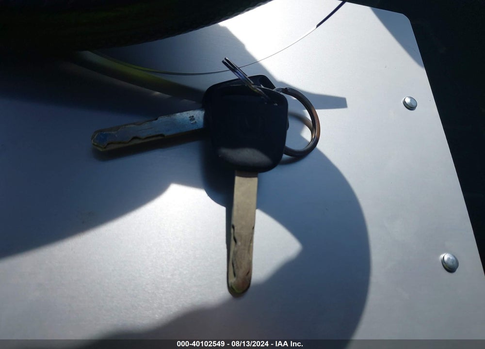 2004 HONDA PILOT EX VIN: 2HKYF18414H558429