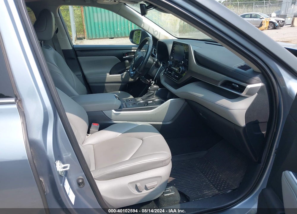 2020 TOYOTA HIGHLANDER XLE VIN: 5TDGZRBH4LS009152
