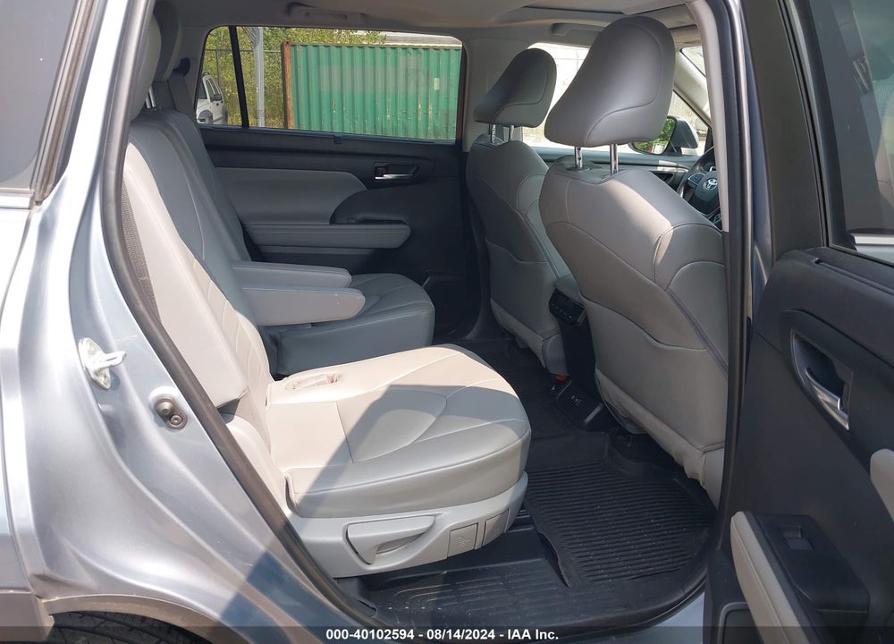 2020 TOYOTA HIGHLANDER XLE VIN: 5TDGZRBH4LS009152