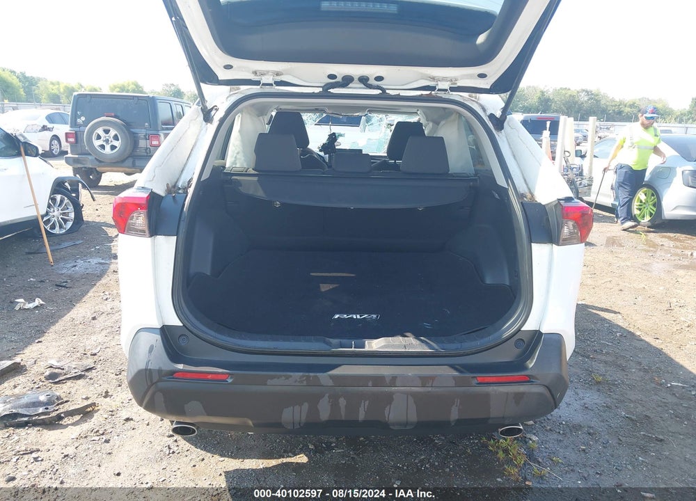 2019 TOYOTA RAV4 XLE VIN: 2T3W1RFV7KC023340