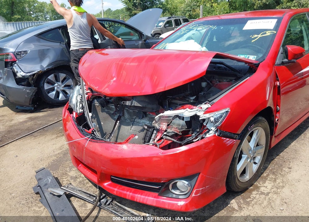 2013 TOYOTA CAMRY SE VIN: 4T1BF1FK8DU694288