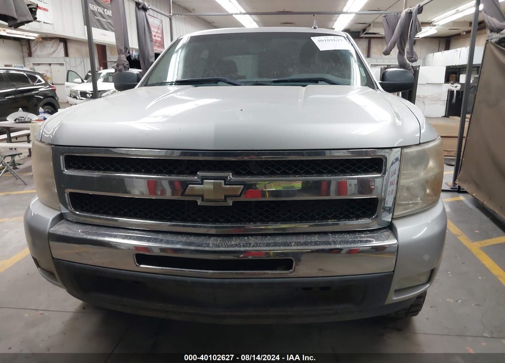 2011 CHEVROLET SILVERADO 1500 LT VIN: 3GCPCSE03BG135918