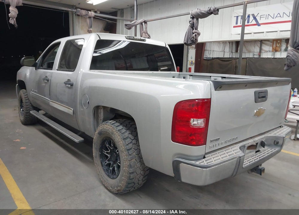 2011 CHEVROLET SILVERADO 1500 LT VIN: 3GCPCSE03BG135918