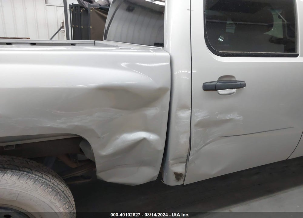 2011 CHEVROLET SILVERADO 1500 LT VIN: 3GCPCSE03BG135918