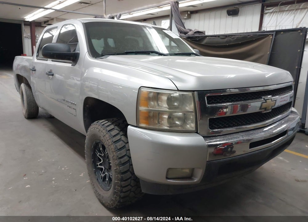2011 CHEVROLET SILVERADO 1500 LT VIN: 3GCPCSE03BG135918