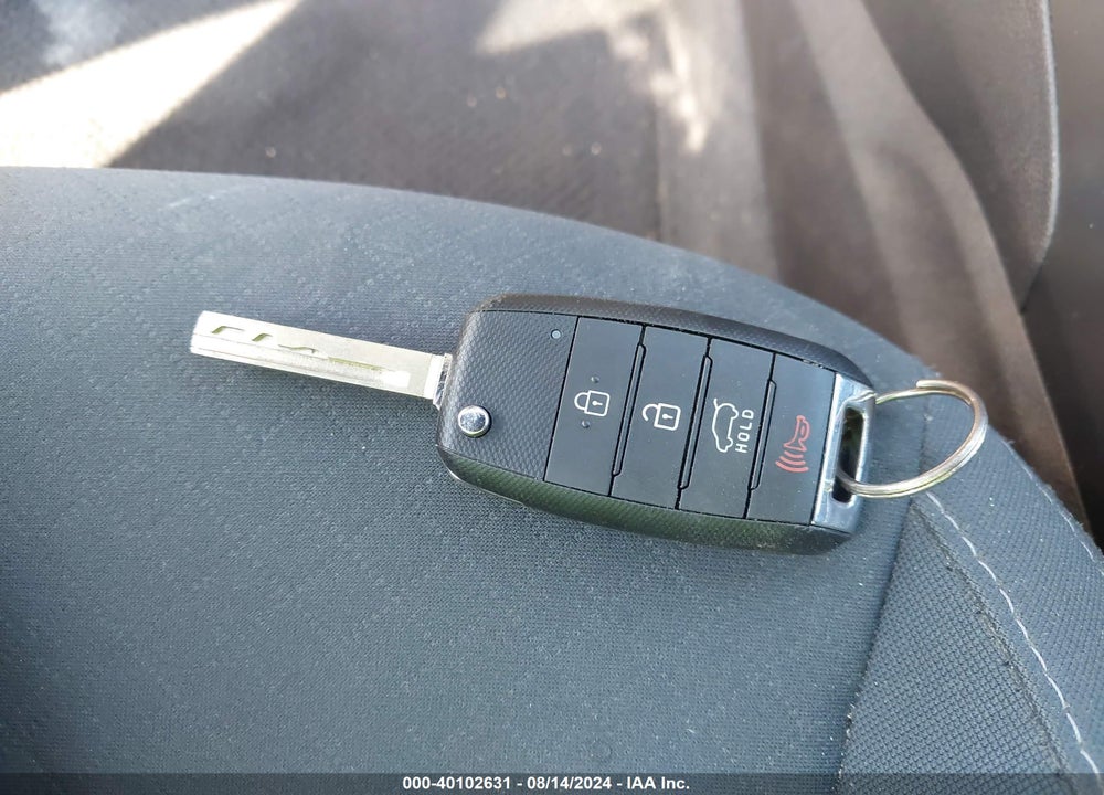 2019 KIA SORENTO 3.3L LX VIN: 5XYPGDA55KG449456
