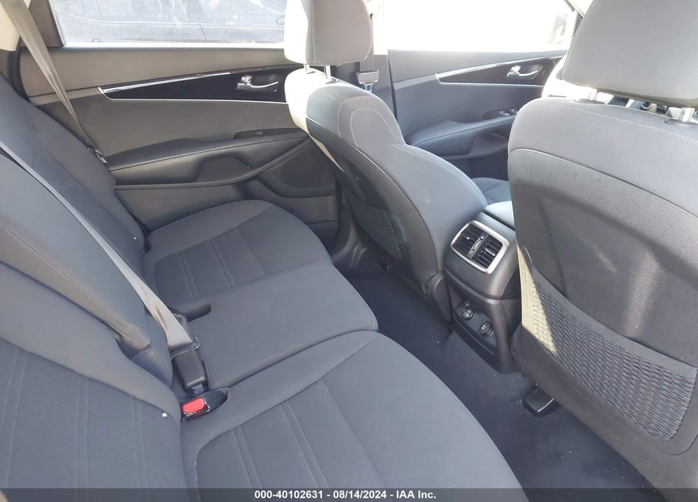 2019 KIA SORENTO 3.3L LX VIN: 5XYPGDA55KG449456