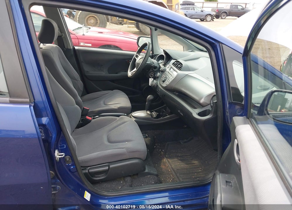 2010 HONDA FIT VIN: JHMGE8H28AS026984