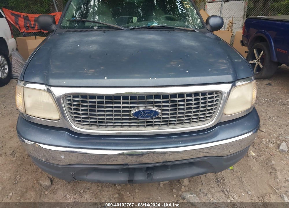 2000 FORD EXPEDITION XLT VIN: 1FMRU1563YLB51323