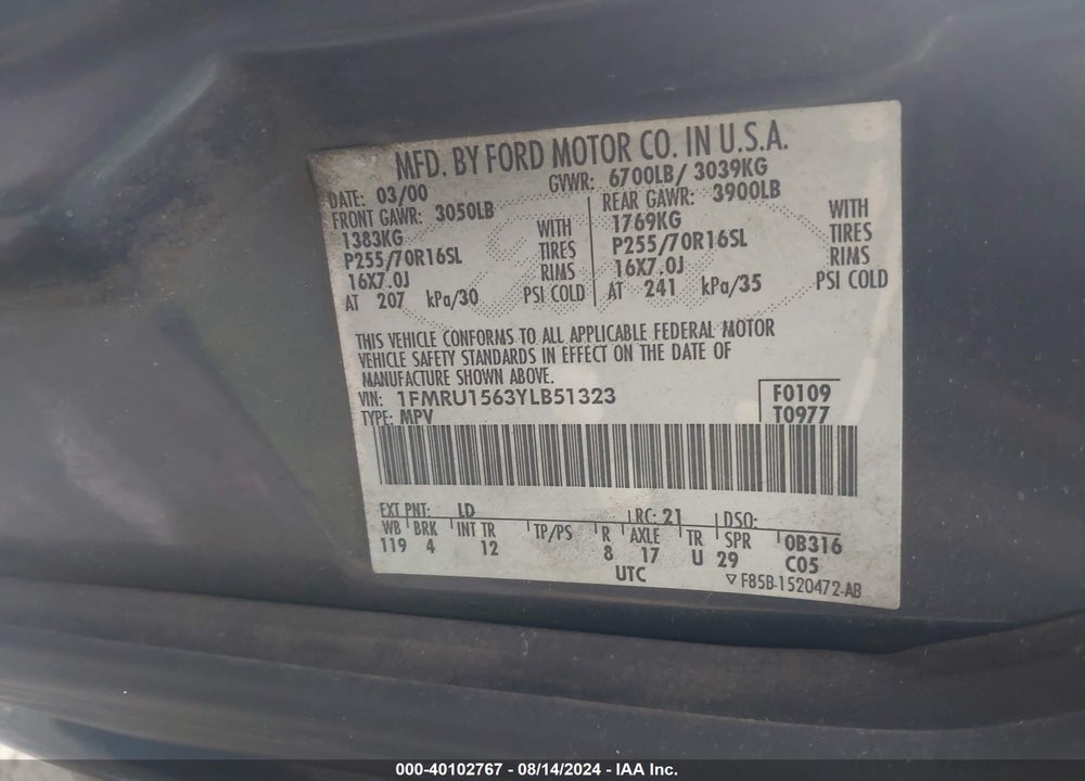 2000 FORD EXPEDITION XLT VIN: 1FMRU1563YLB51323