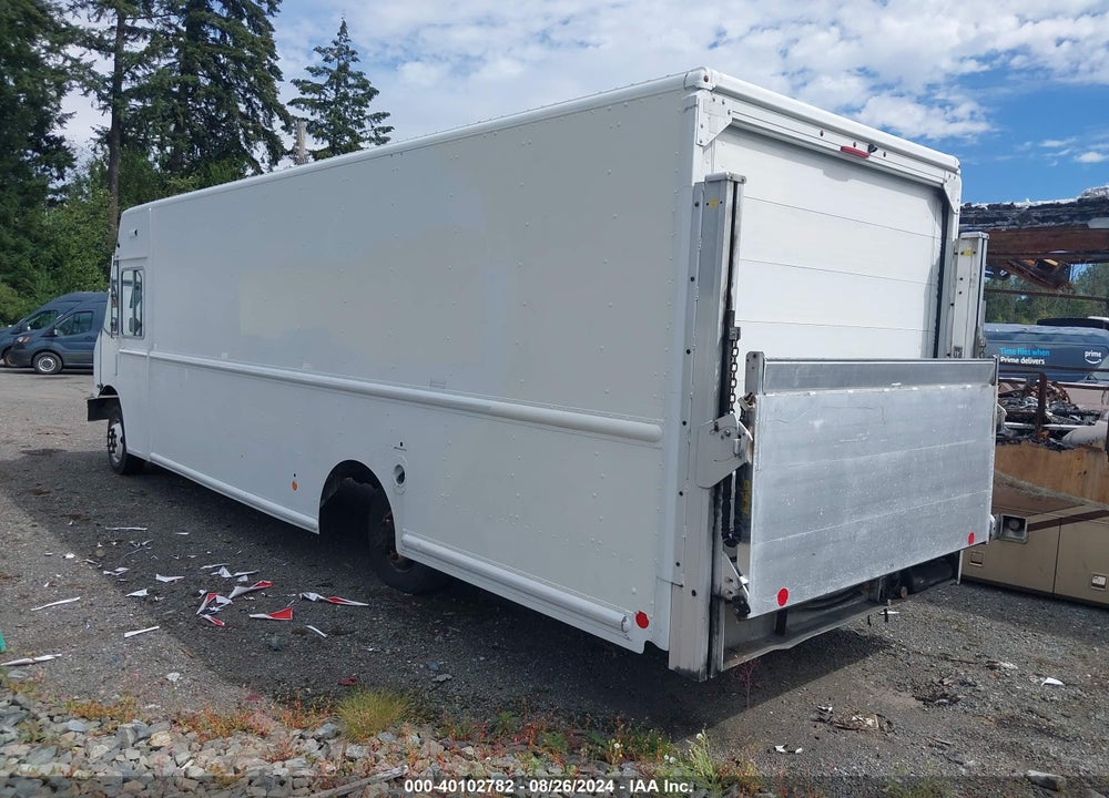 2013 FREIGHTLINER CHASSIS M LINE WALK-IN VAN VIN: 4UZAC3DV9DCFF6888