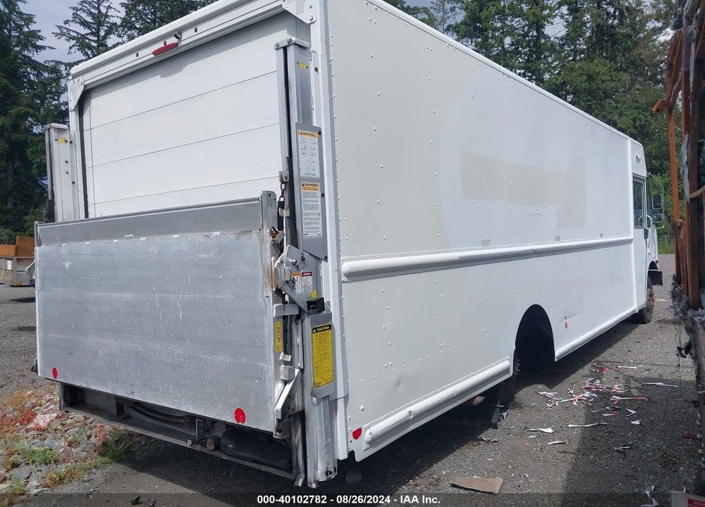 2013 FREIGHTLINER CHASSIS M LINE WALK-IN VAN VIN: 4UZAC3DV9DCFF6888