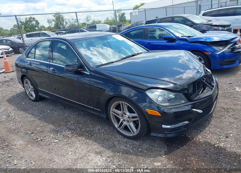 2013 MERCEDES-BENZ C 300 VIN: WDDGF8AB9DR245639