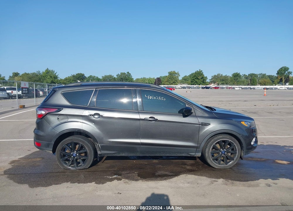 2018 FORD ESCAPE SE VIN: 1FMCU9GD2JUA90305