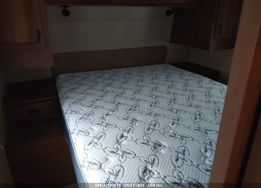 2014 OPEN RANGE LIGHT 256BHL VIN: 5XMTX3125E2015121