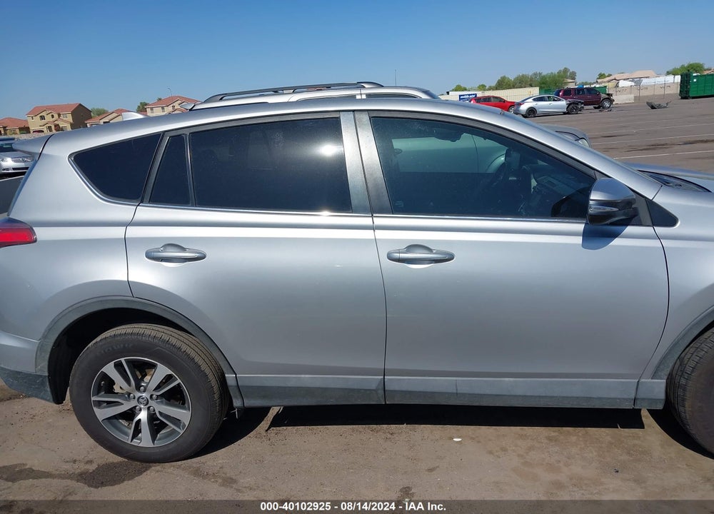 2018 TOYOTA RAV4 XLE VIN: 2T3WFREV6JW469494
