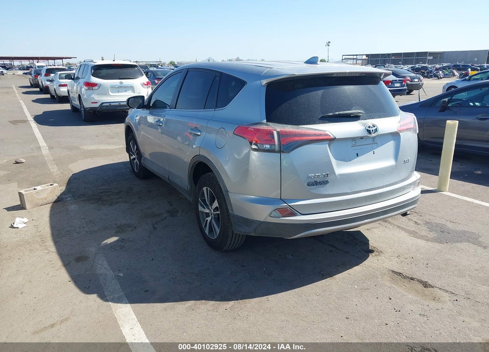 2018 TOYOTA RAV4 XLE VIN: 2T3WFREV6JW469494