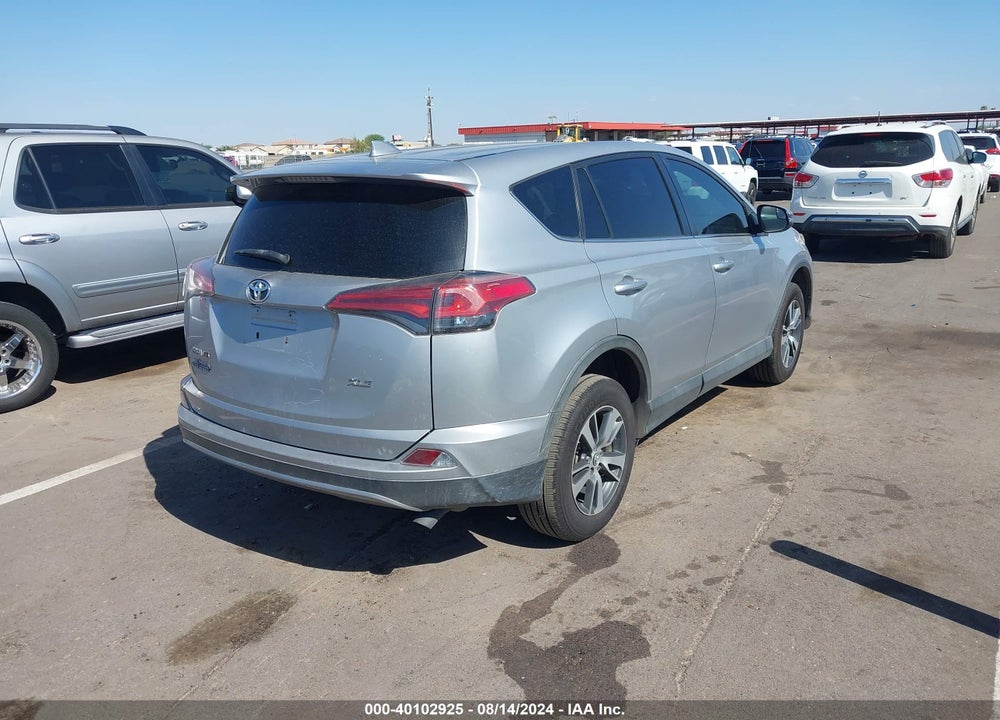 2018 TOYOTA RAV4 XLE VIN: 2T3WFREV6JW469494
