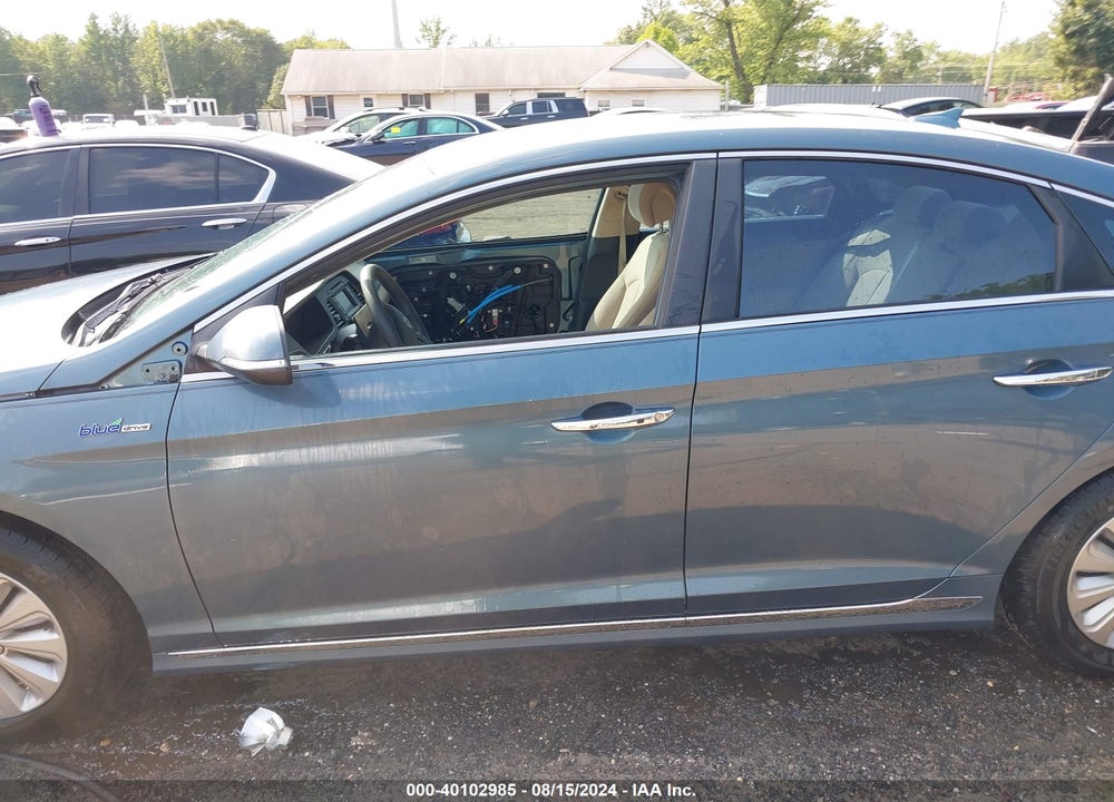 2016 HYUNDAI SONATA HYBRID SE VIN: KMHE24L19GA015222