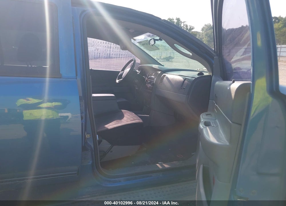 2005 DODGE DURANGO SLT VIN: 1D4HD48D75F524873