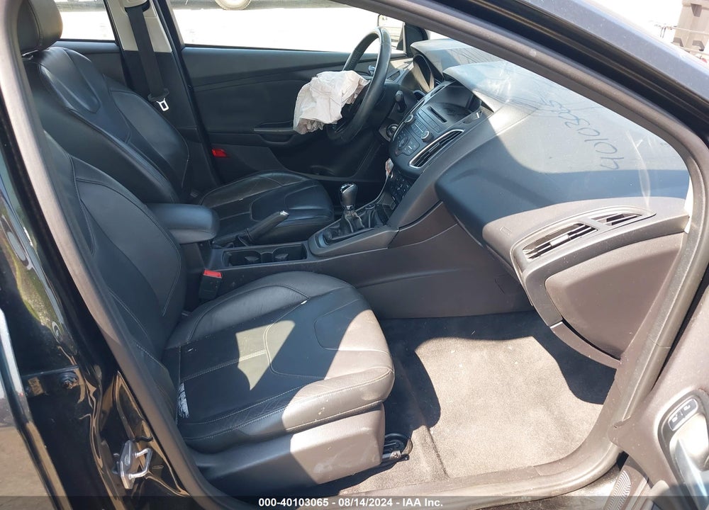2015 FORD FOCUS SE VIN: 1FADP3F25FL227088