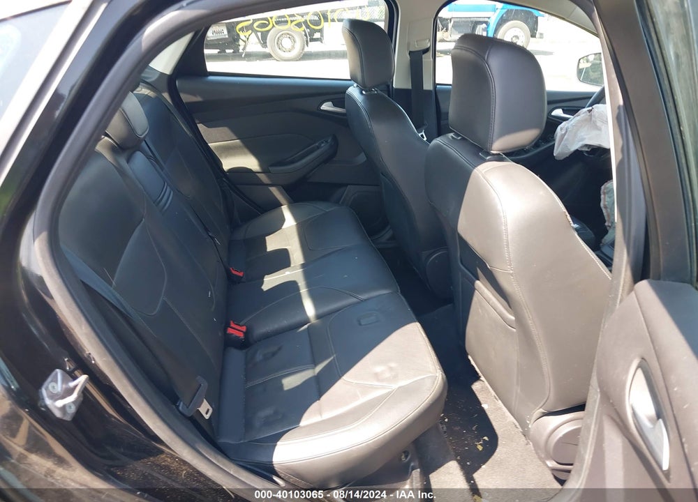2015 FORD FOCUS SE VIN: 1FADP3F25FL227088