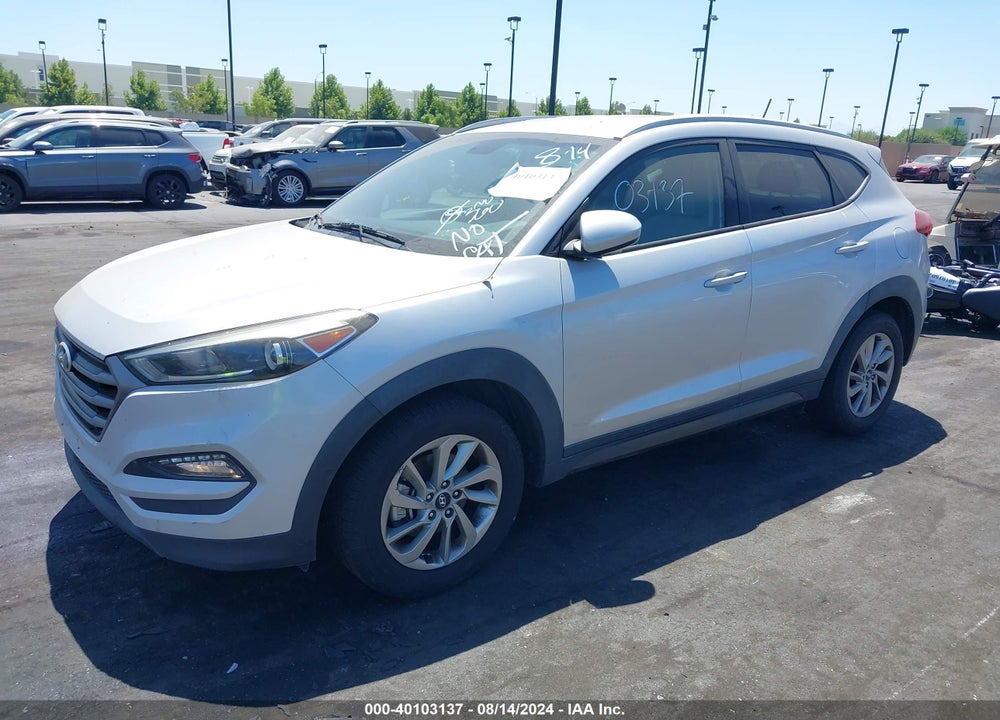 2016 HYUNDAI TUCSON SE VIN: KM8J33A41GU028306
