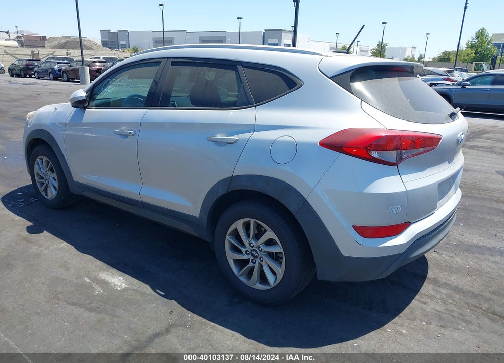 2016 HYUNDAI TUCSON SE VIN: KM8J33A41GU028306