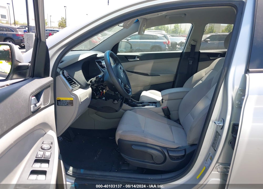 2016 HYUNDAI TUCSON SE VIN: KM8J33A41GU028306