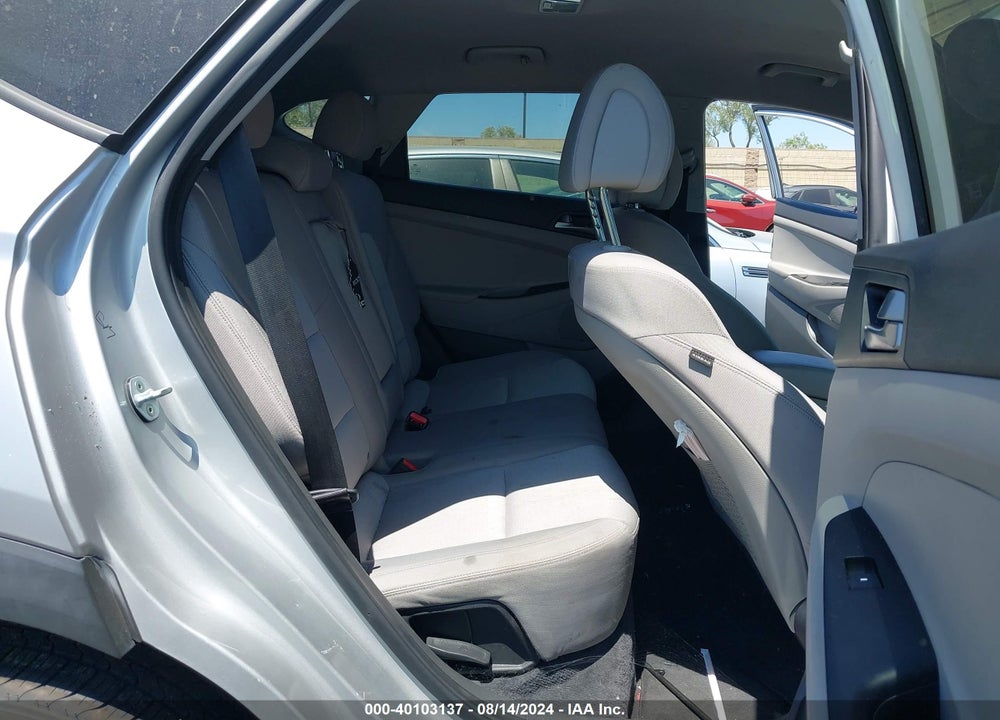 2016 HYUNDAI TUCSON SE VIN: KM8J33A41GU028306