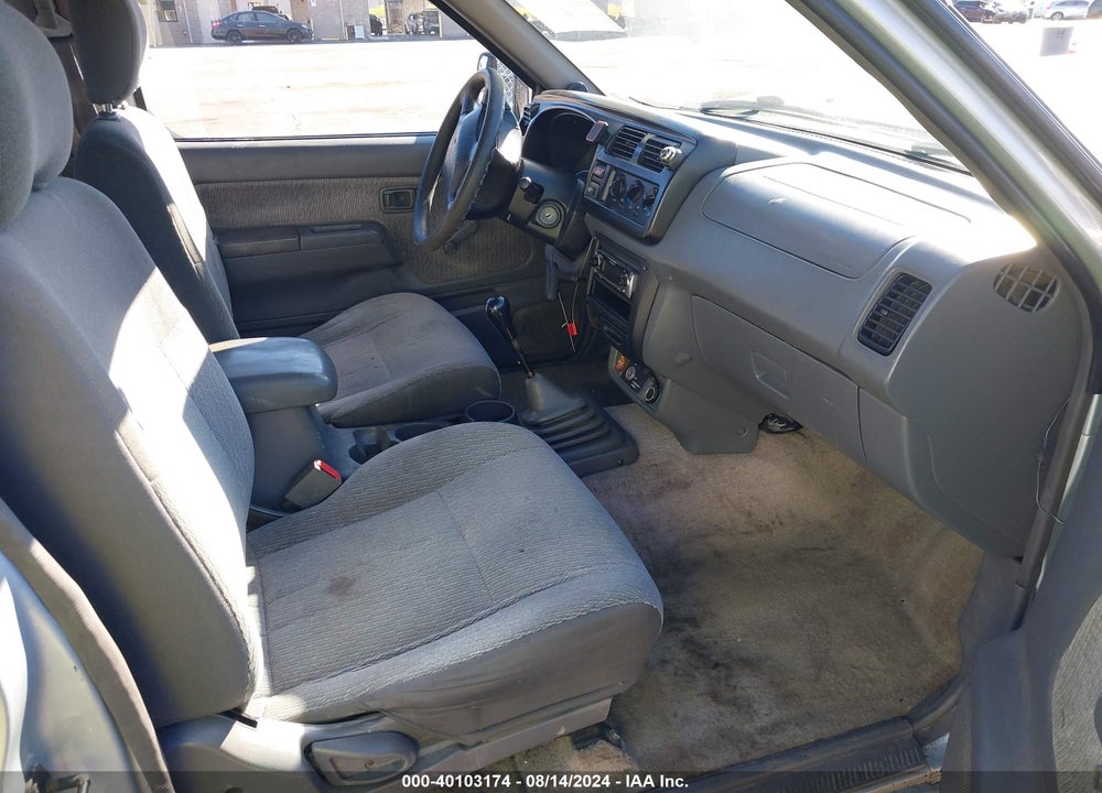 2000 NISSAN FRONTIER XE VIN: 1N6DD26S0YC384542