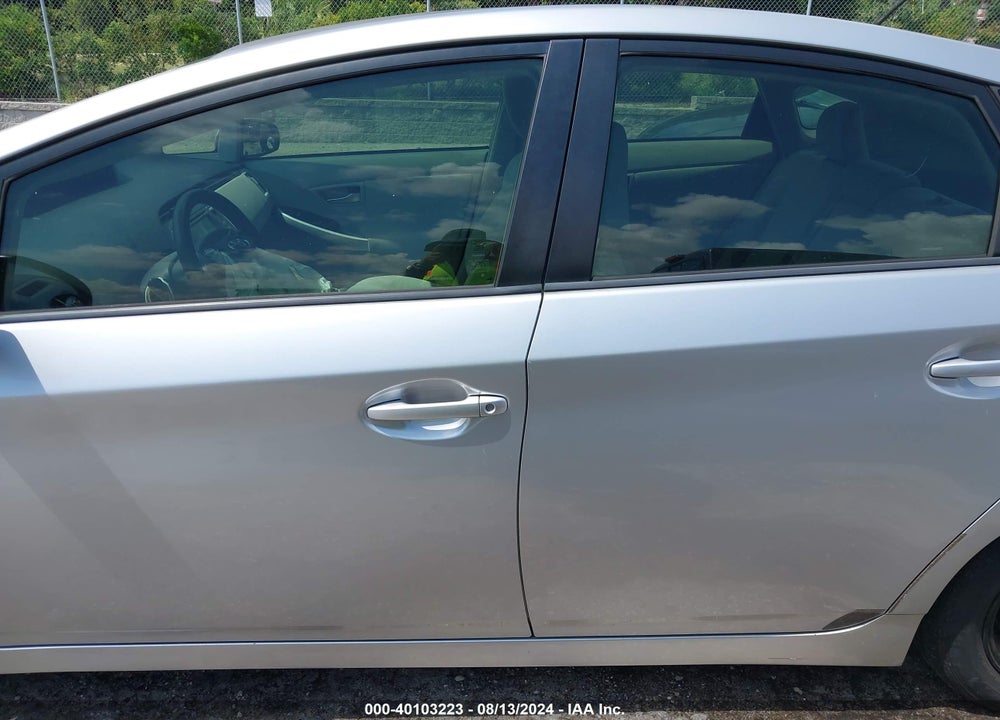 2013 TOYOTA PRIUS TWO VIN: JTDKN3DU5D5608923